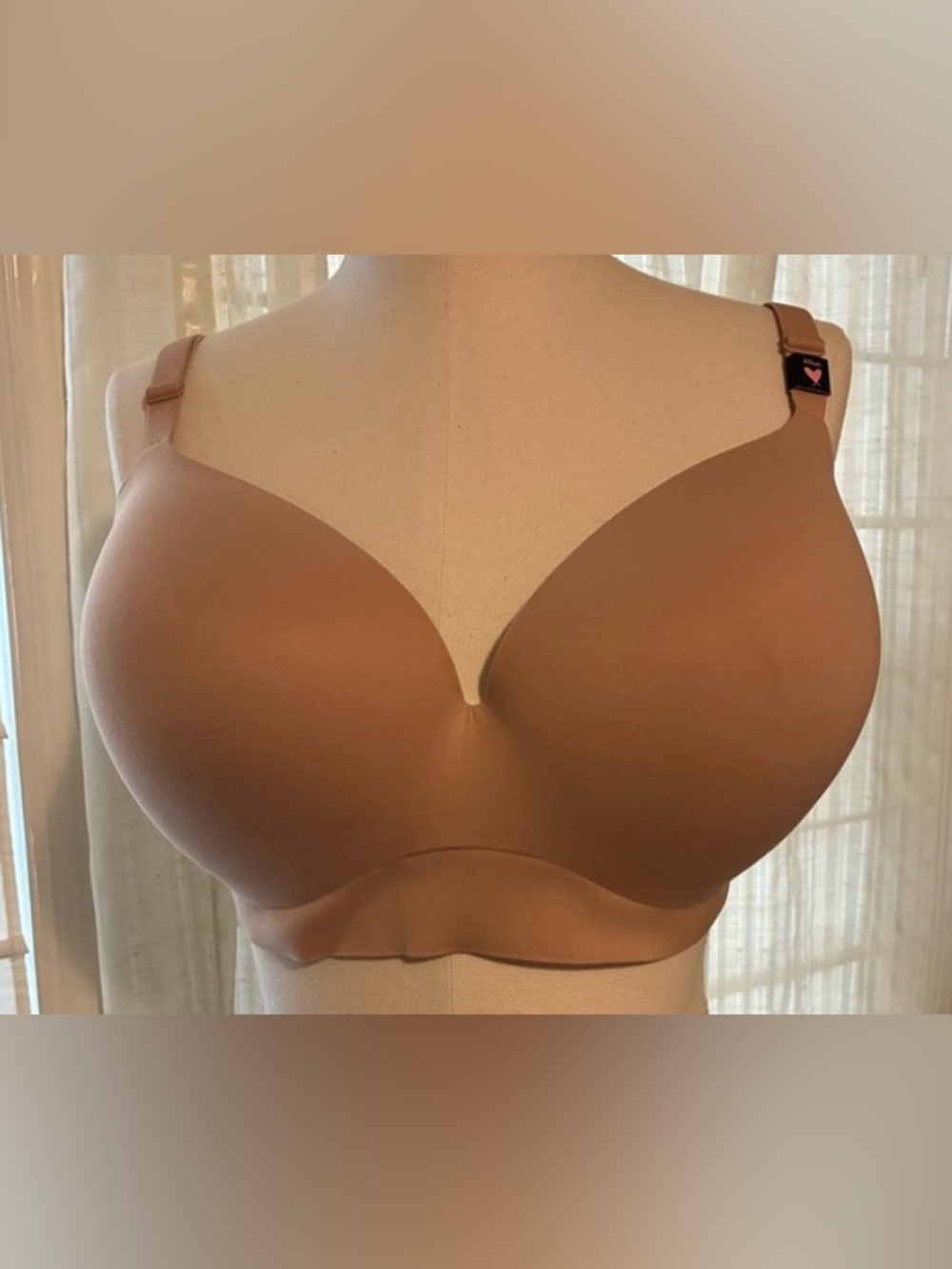 Victoria’s Secret 40DD Nude Smooth Molded Underwire Bra NWT Full Coverage